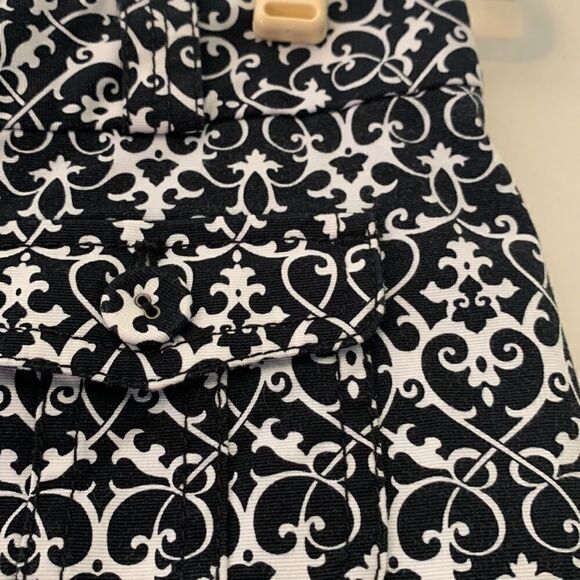 Ann Taylor black and white print cropped pants Margo fit Size 4 Inseam 20” - Picture 2 of 6